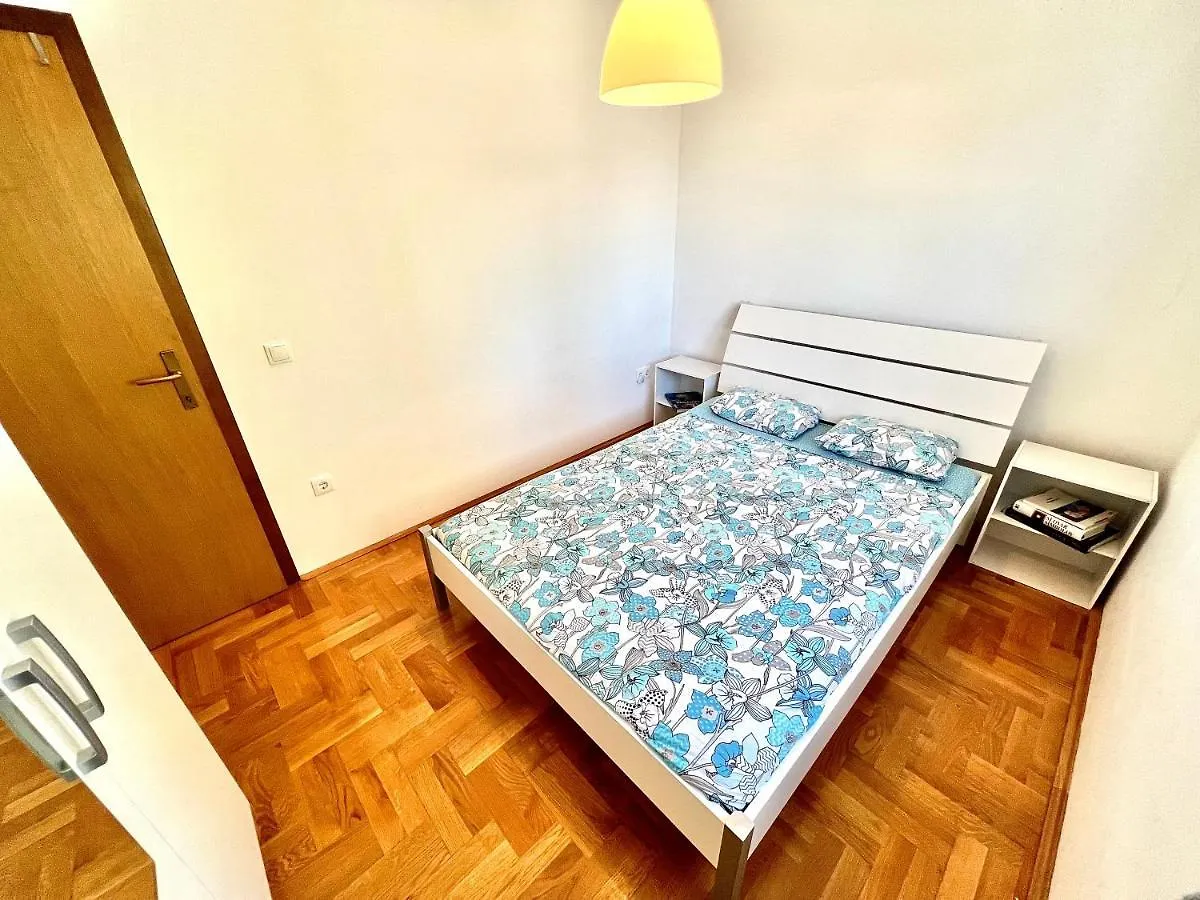 Apartment Aida Jadranovo 0*,  Croatia