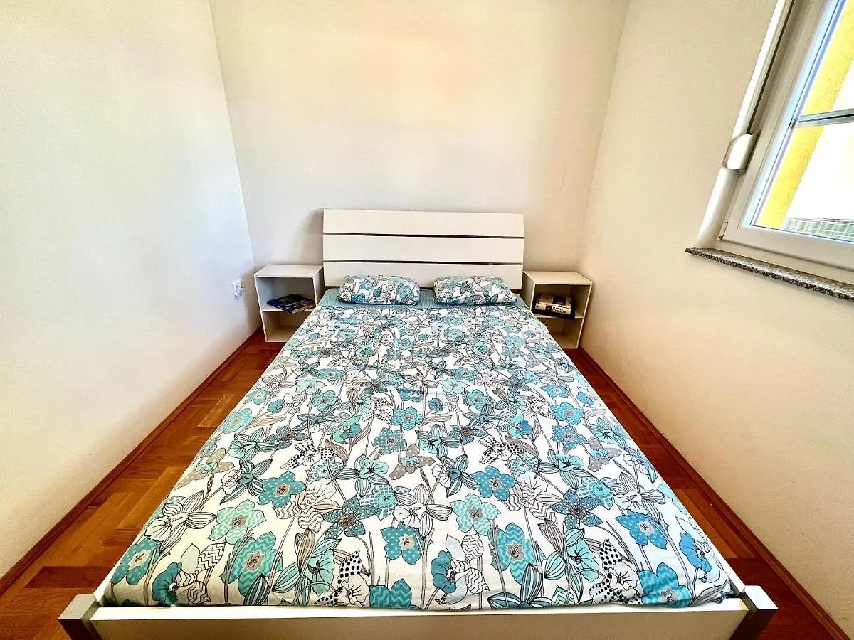 Apartment Aida Jadranovo 0*,
